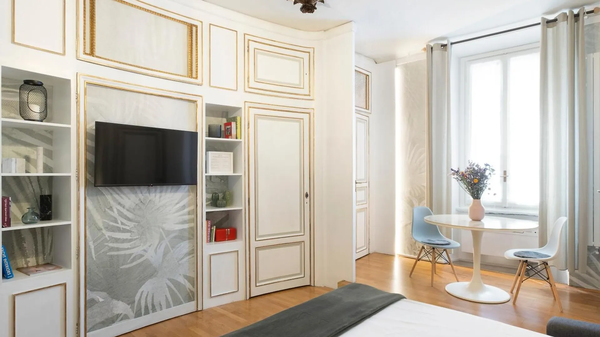 Homemi Sant\'Ambrogio Apartment contacts